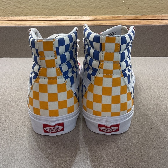 Vans - Picture 3 of 6